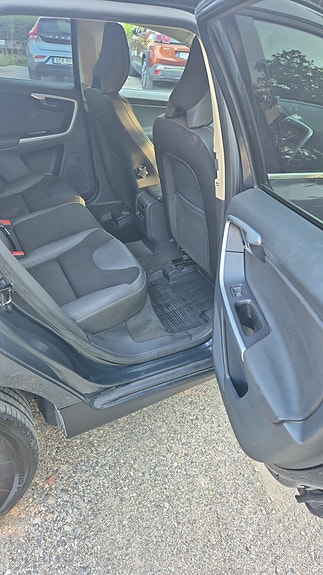 Volvo XC60 12 of 14