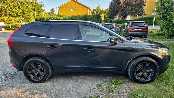 Volvo XC60 8 of 14