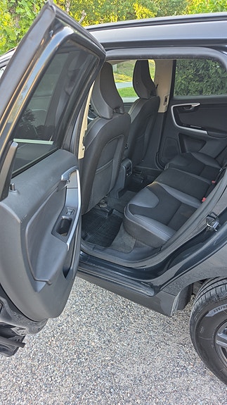 Volvo XC60 13 of 14