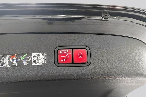 Mercedes-Benz GLC300 de 14 of 15