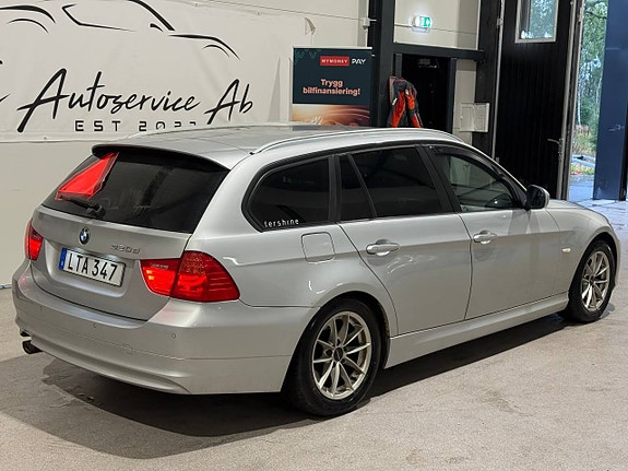 BMW 320d 4 of 8