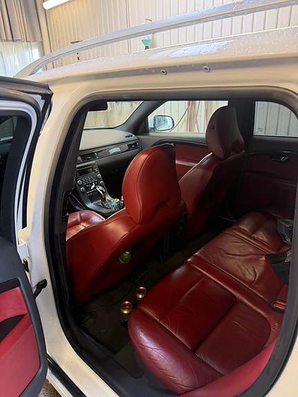 Volvo V70 7 of 11