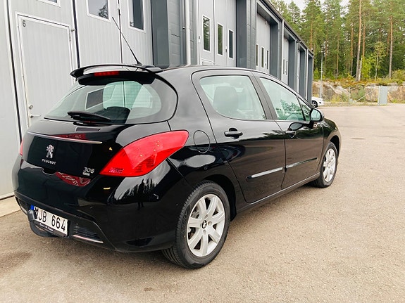 Peugeot 308 4 of 7