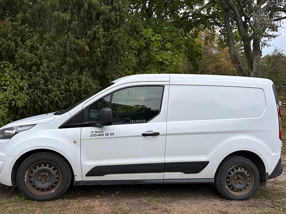 Ford Transit Connect 2 of 6