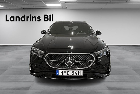 Mercedes-Benz E300 de 2 of 15