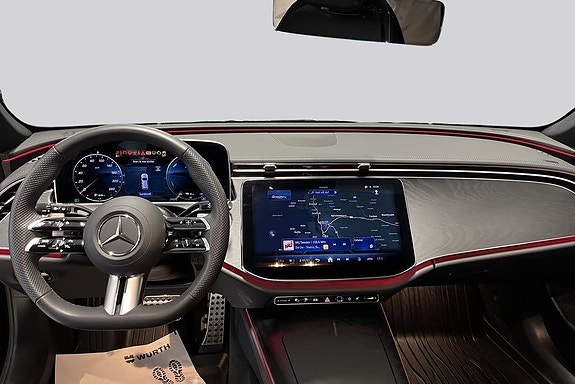 Mercedes-Benz E300 de 8 of 15