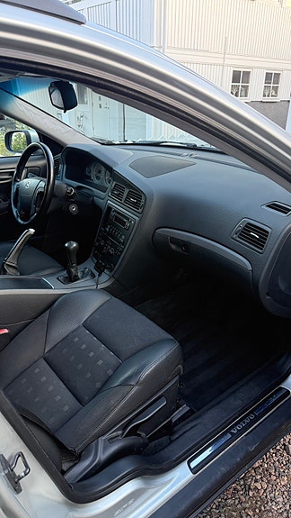 Volvo V70 11 of 12