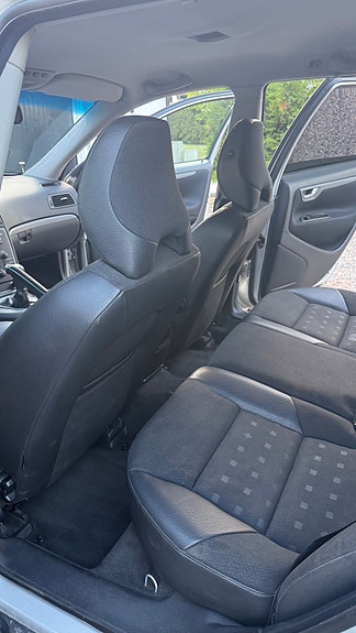 Volvo V70 10 of 12