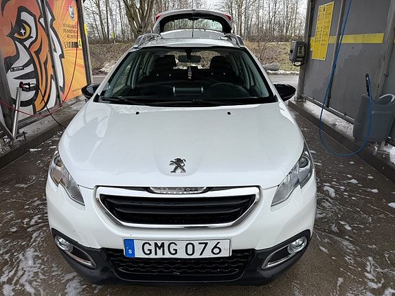 Peugeot 2008 2 of 4