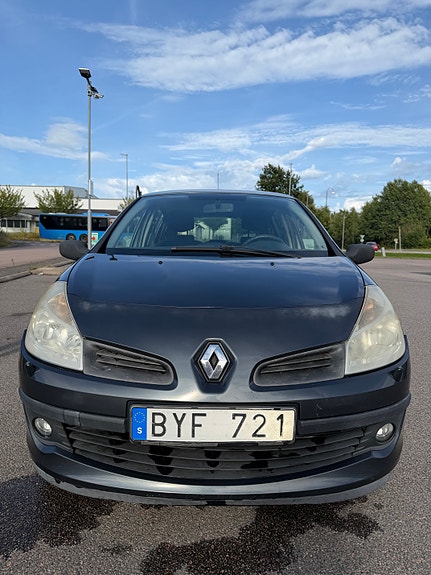 Renault Clio 4 of 13