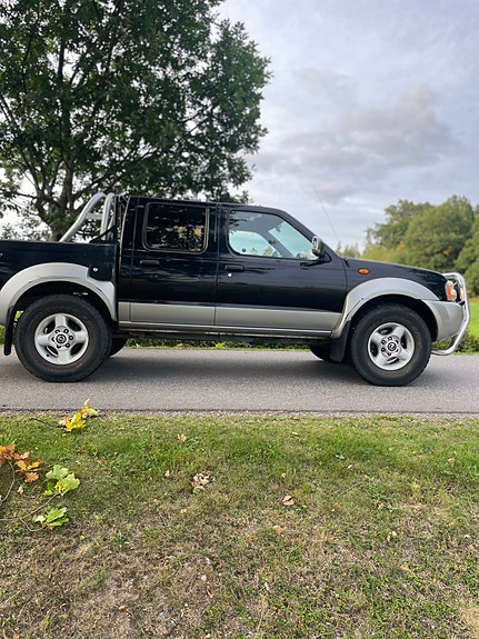 Nissan Navara 2 of 5
