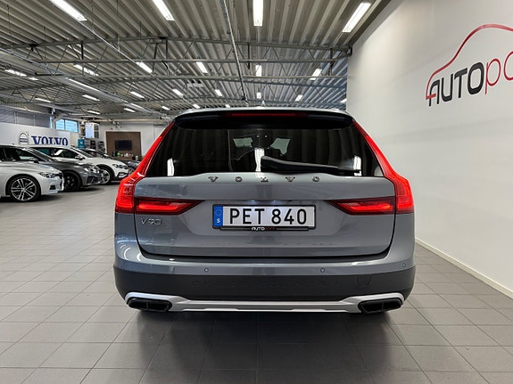 Volvo V90 Cross Country 9 of 26