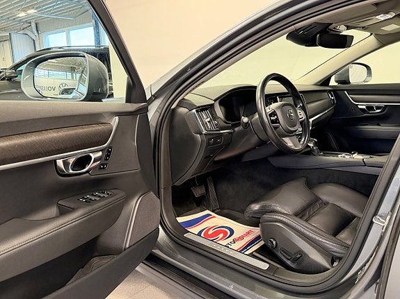 Volvo V90 Cross Country 5 of 26