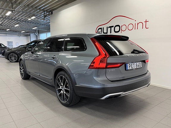 Volvo V90 Cross Country 4 of 26