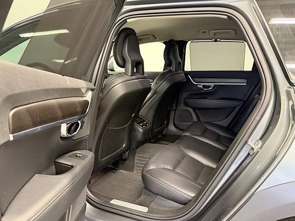 Volvo V90 Cross Country 8 of 26