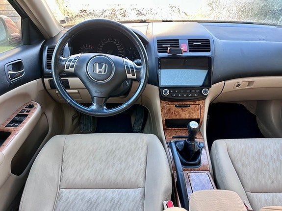 Honda Accord 11 of 15
