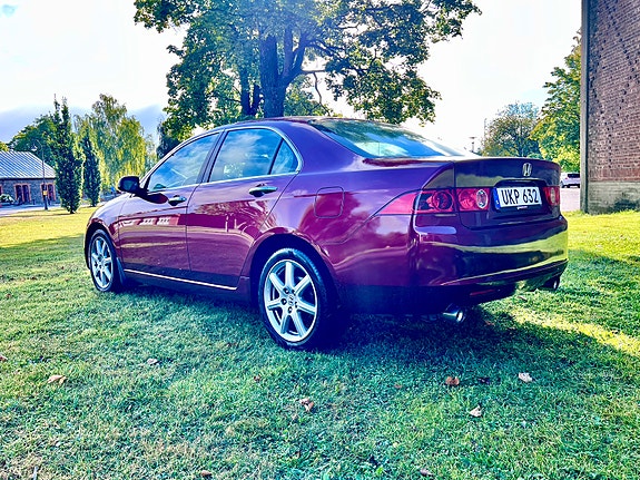 Honda Accord 4 of 15