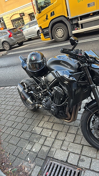 Kawasaki Z900 4 of 4