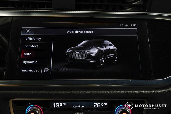 Audi Q3 18 of 27