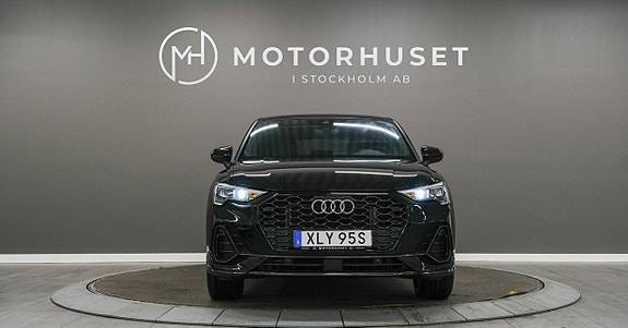 Audi Q3 2 of 27