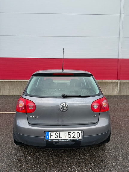 Volkswagen Golf V 4 of 7