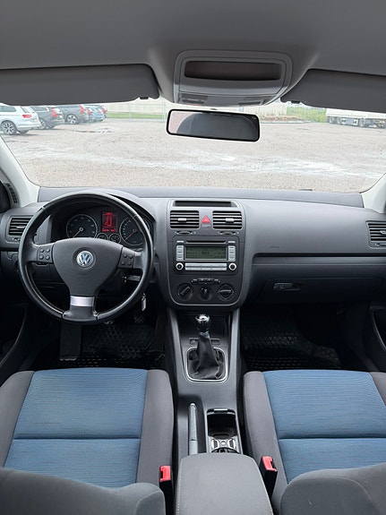 Volkswagen Golf V 5 of 7