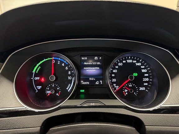 Volkswagen Passat 20 of 24