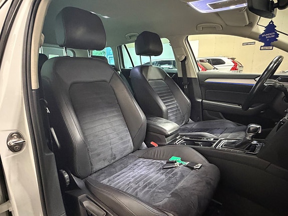 Volkswagen Passat 17 of 24