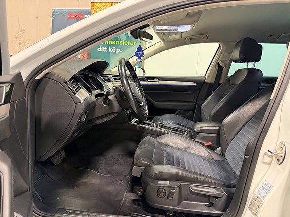 Volkswagen Passat 19 of 24