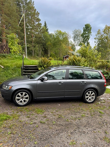 Volvo V50 3 of 6