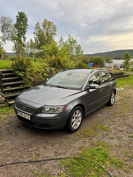 Volvo V50 2 of 6
