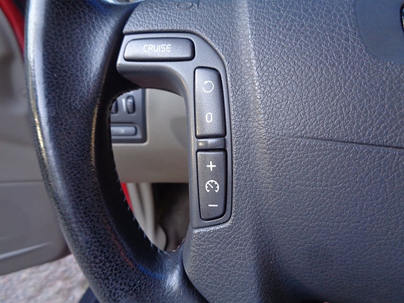 Volvo V70 12 of 30