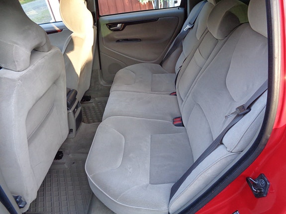 Volvo V70 20 of 30