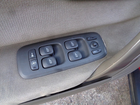 Volvo V70 9 of 30