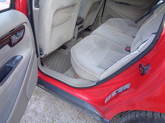 Volvo V70 21 of 30
