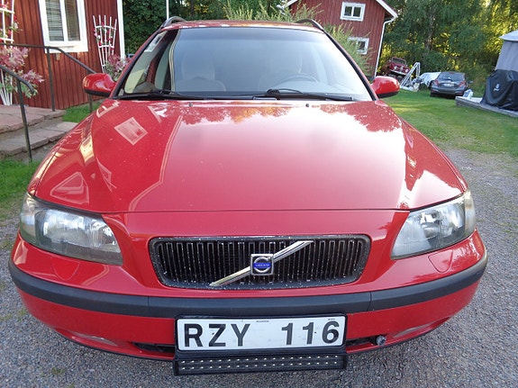 Volvo V70 3 of 30