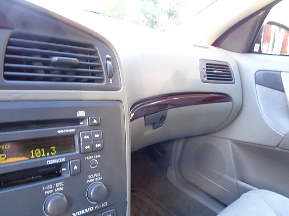 Volvo V70 17 of 30