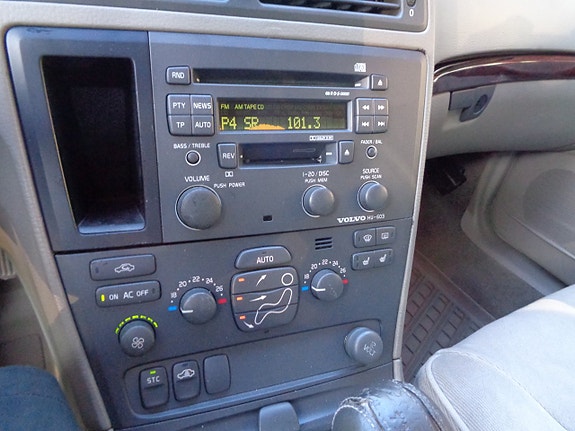 Volvo V70 13 of 30
