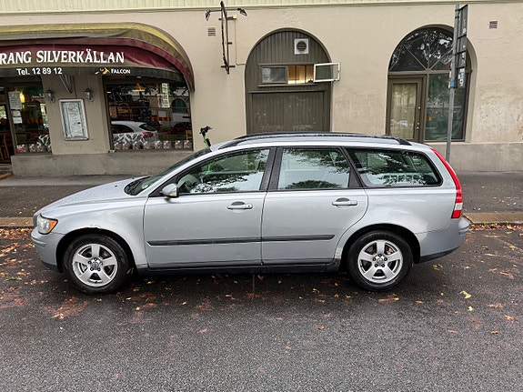 Volvo V50 2 of 6