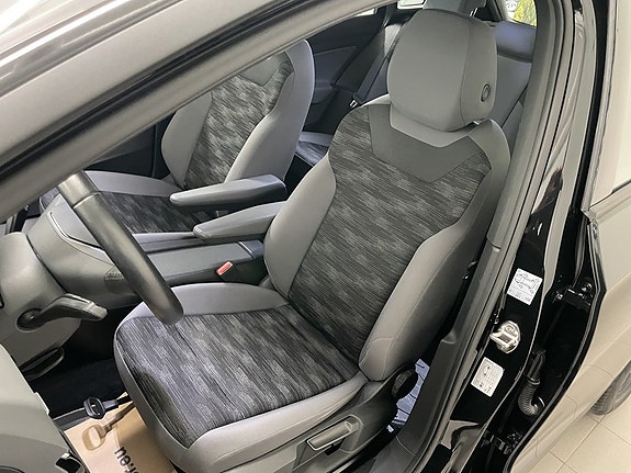 Volkswagen ID.4 8 of 15