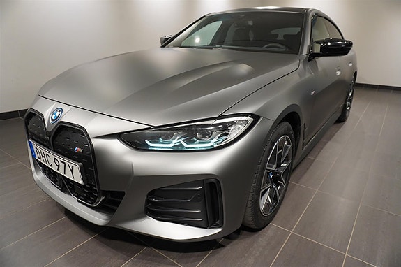 BMW i4 16 of 17