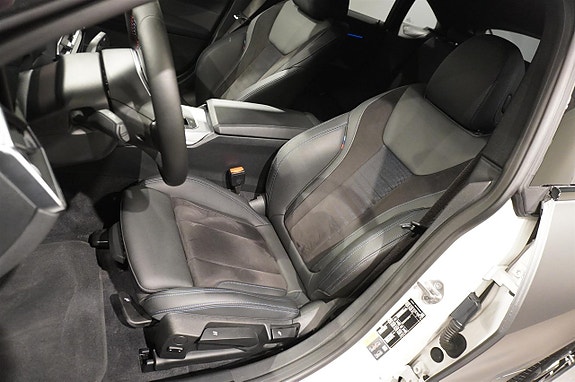 BMW i4 4 of 17