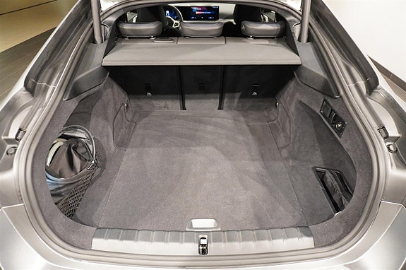 BMW i4 6 of 17