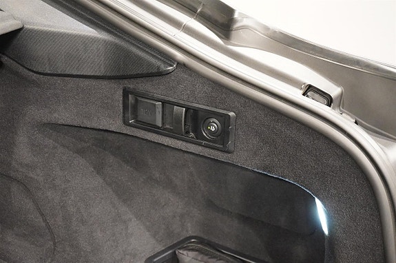 BMW i4 14 of 17