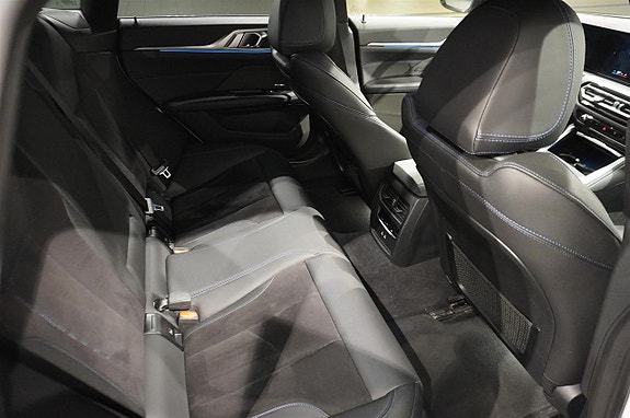 BMW i4 8 of 17