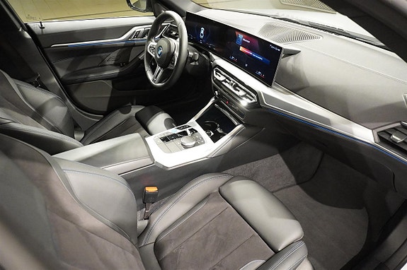 BMW i4 9 of 17