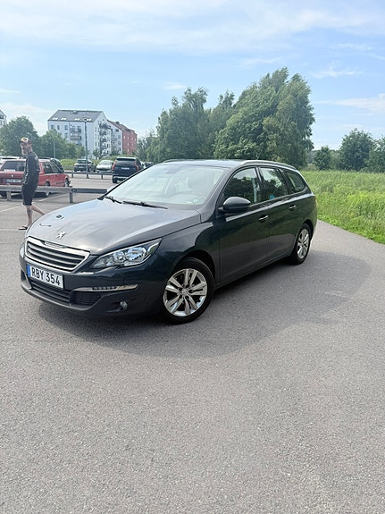 Peugeot 308 SW 6 of 7