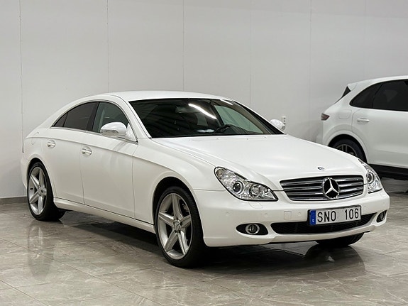 Mercedes-Benz CLS350 2 of 24
