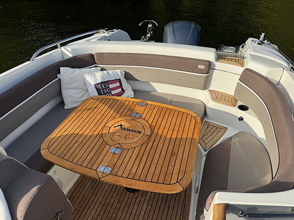 Yamarin 79 DC – Yamaha F250 – endast 160 h – nyservad & mycket välutrustad 9 of 12