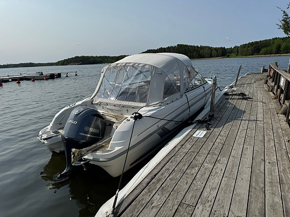 Yamarin 79 DC – Yamaha F250 – endast 160 h – nyservad & mycket välutrustad 2 of 12